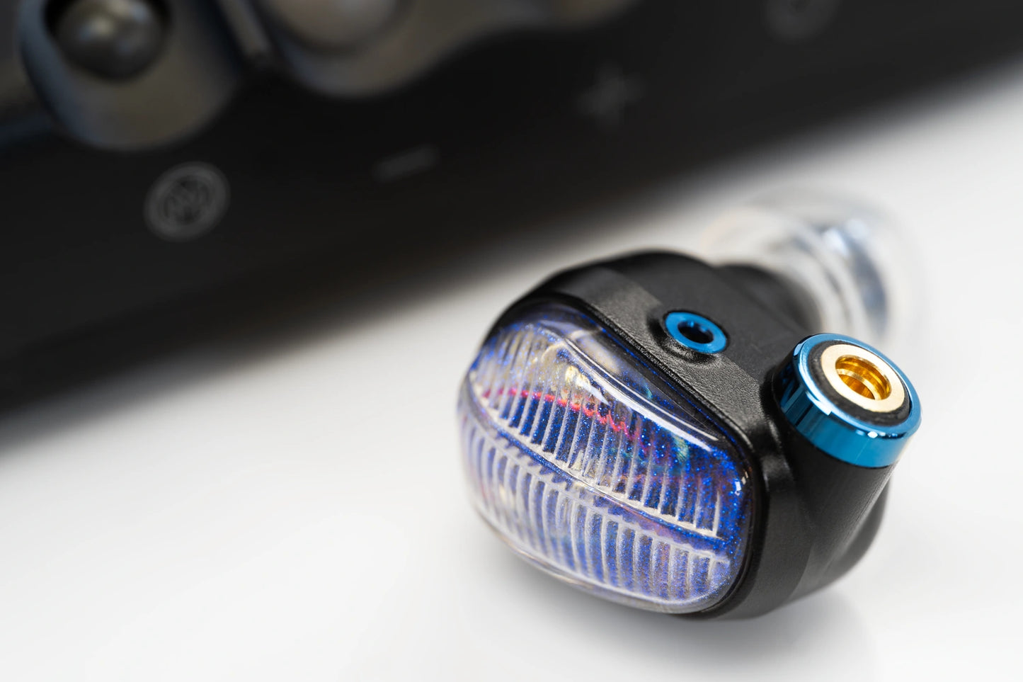 Campfire Audio Alien Brain 入耳式耳機 | 3.5mm & 4.4mm | 隨附USB-C DAC耳擴