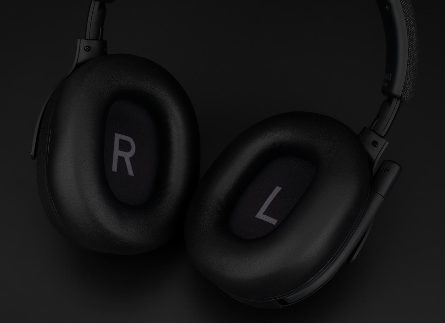 final VR3000 EX 電競耳罩式耳機 | 附2.4G低延遲USB發射器 腳步模式