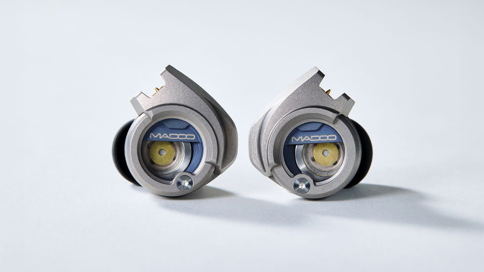 MADOO Typ930 入耳式耳機｜Ortho Dual Motion平板單體｜無導管動鐵超高音｜鈦殼藍寶石面板