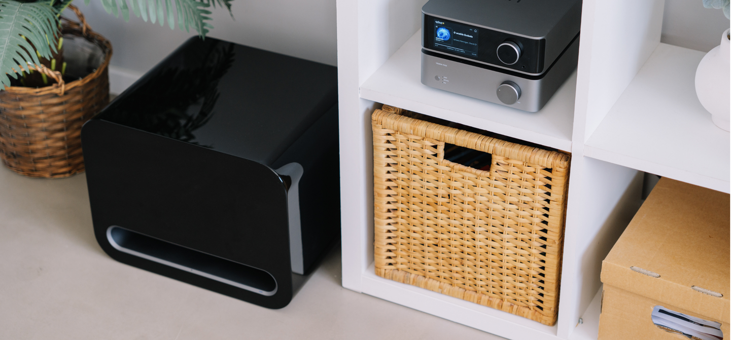 WiiM Sub Pro 無線智慧超低音喇叭｜AI 自動空間校正 RoomFit 250W WiFi 6E 藍牙重低音