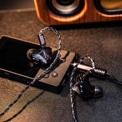 ZiiGaat Crescent 新月 入耳式耳機 | 2動圈 2動鐵